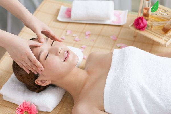 Massage mặt kiểu Nhật phương pháp Asahi mang lại làn da tươi trẻ như ý
