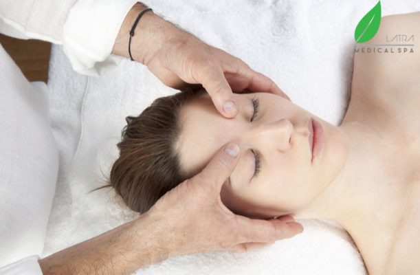 Liệu pháp bấm huyệt chữa đau đầu hiệu quả