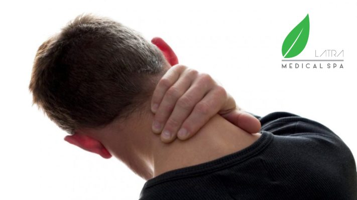 Bị đau dây thần kinh chẩm cũng khiến người bệnh đau một bên đầu, vai và gáy