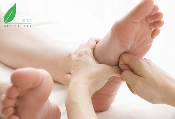 Bấm huyệt chữa khó tiêu tại huyệt Thái Xung
