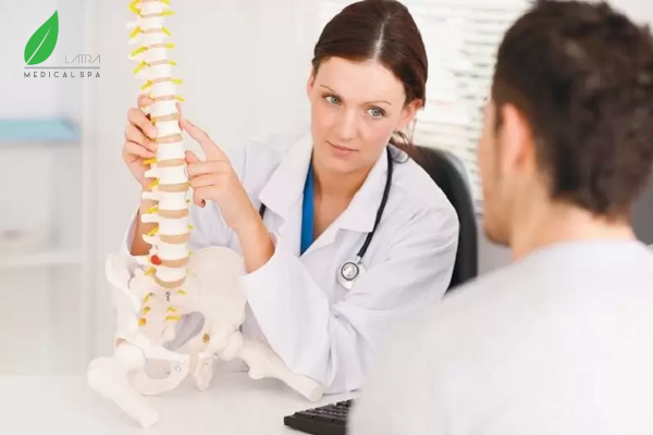Các cơn đau do thoát vị đĩa đệm gây ra cảm giác khó chịu, ảnh hưởng đến chất lượng cuộc sống của người bệnh