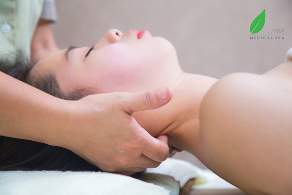 Liệu trình Massage bấm huyệt Cổ vai gáy hỗ trợ kiểm soát nhanh những cơn đau nhức