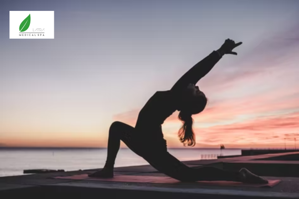 Tập yoga giúp tăng độ dẻo dai cho cột sống, giảm thoát vị đĩa đệm