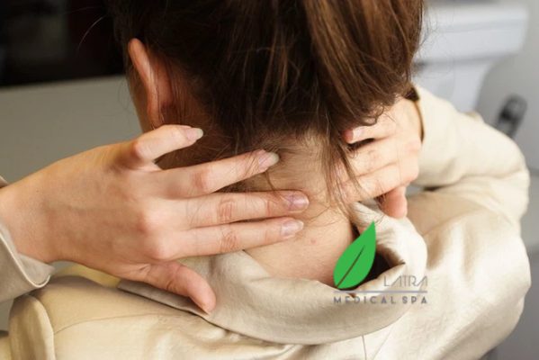 Đau vai gáy khó thở
