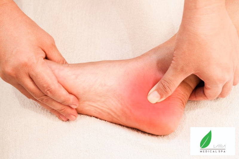 Bị đau gót chân dữ dội có thể đến từ nhiều nguyên nhân