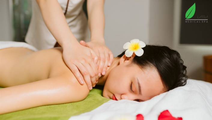 Massage được coi là một liệu pháp tập luyện giảm đau mỏi vai gáy hiệu quả