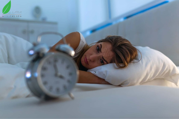 Mất ngủ kinh niên là hiện tượng khó đi vào giấc ngủ trong 1 thời gian dài