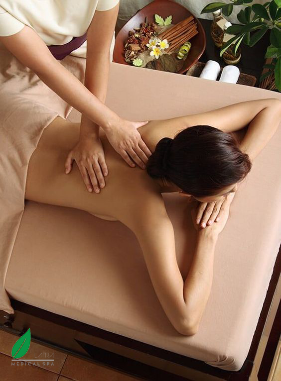 Massage cổ vai gáy